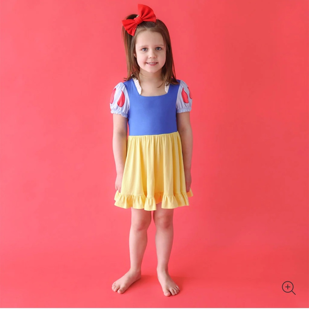 Posh Peanut Disney Princess Snow White Twirl 5/6